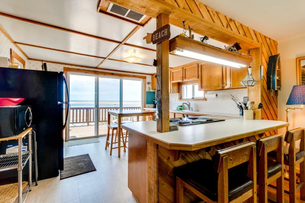 Happy Camp Beachfront Cabin Netarts Екстер'єр фото