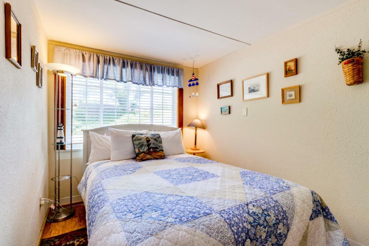 Happy Camp Beachfront Cabin Netarts Екстер'єр фото