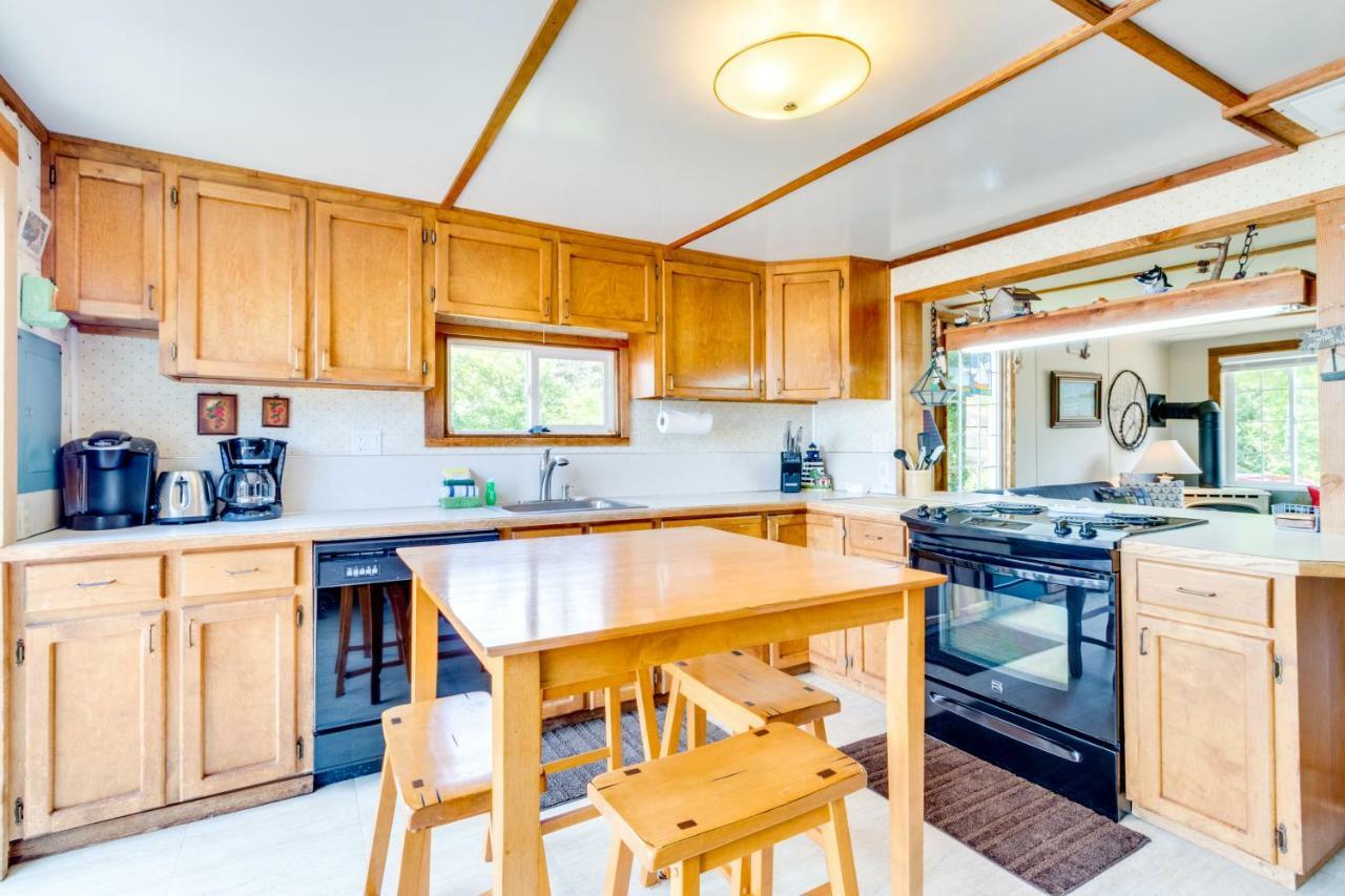 Happy Camp Beachfront Cabin Netarts Екстер'єр фото