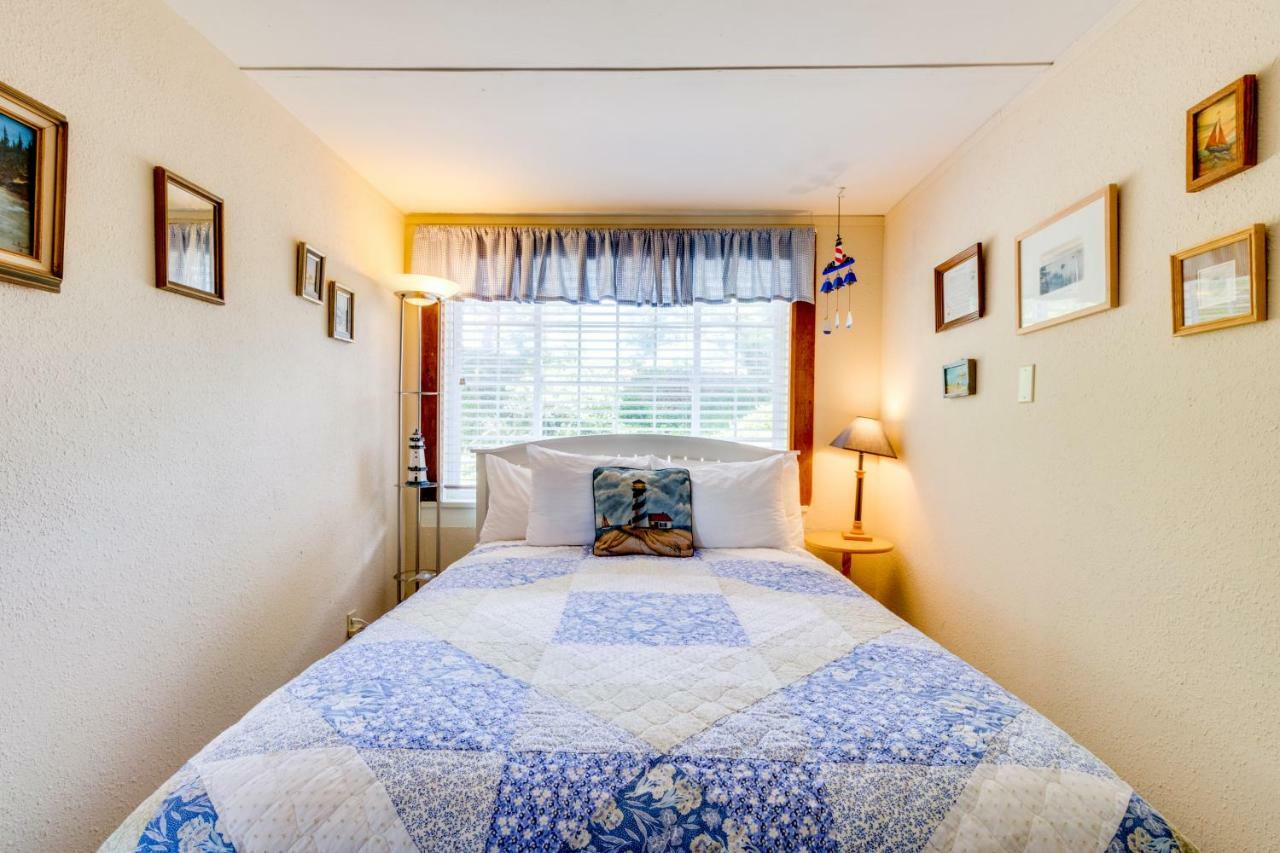 Happy Camp Beachfront Cabin Netarts Екстер'єр фото